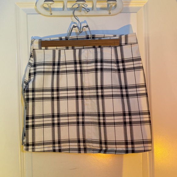 Patterned Skirt - Picture 2 of 2